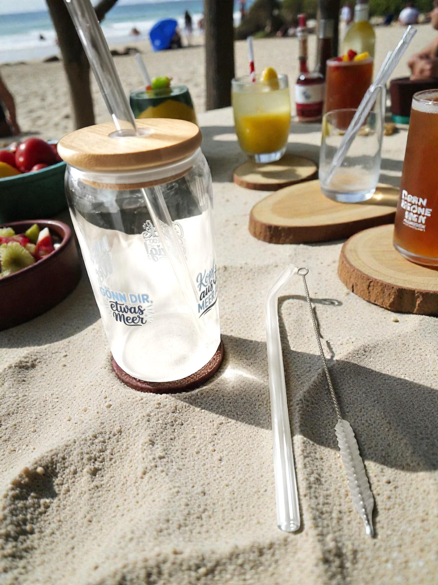 Trinkglas 500 ml mit Bambusdeckel | Glasbecher To Go | Iced Coffee Glas | 2 Glasstrohhalme + Bürste | maritim, nachhaltig