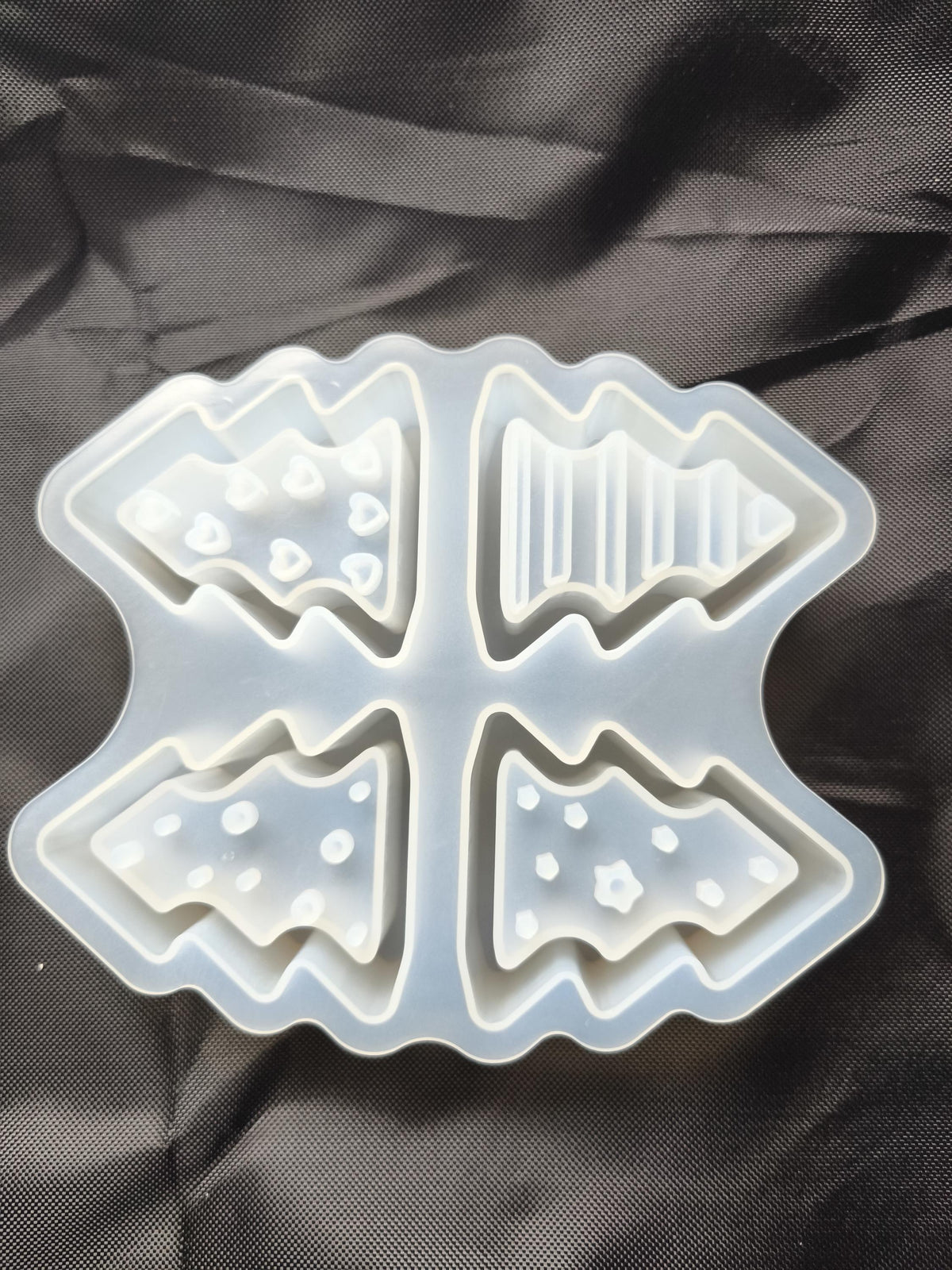 Silikonform Tannenbaum Kerzenhalter 4 Motive  Weihnachtsdeko Gießform für Raysin, Keraflott, Gips und Kreativbeton